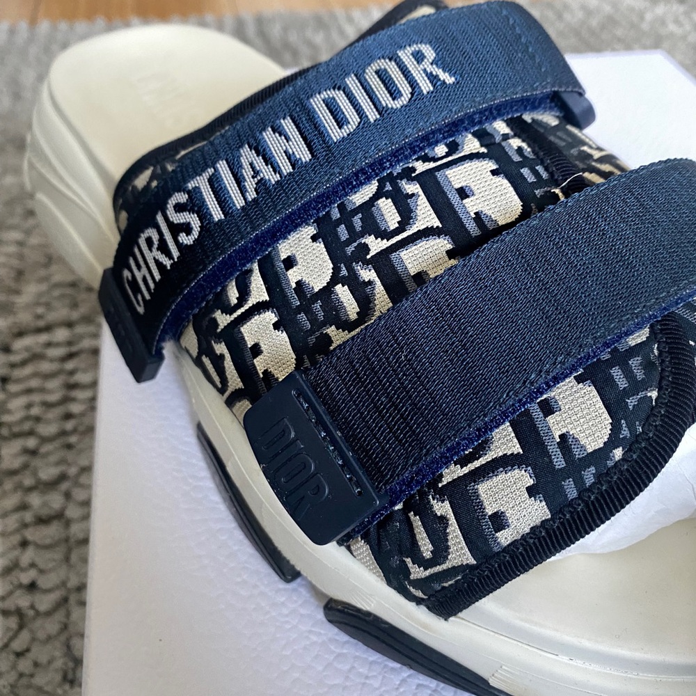 AUTHENTIC Dior D’Wander Slides